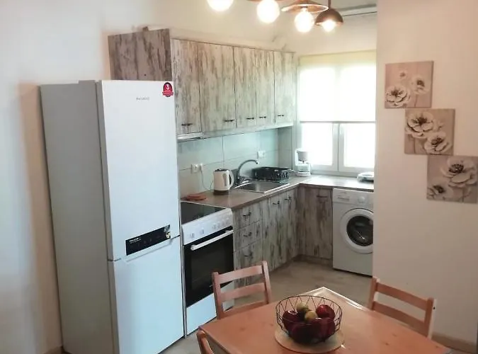 Paros All * 纳乌萨